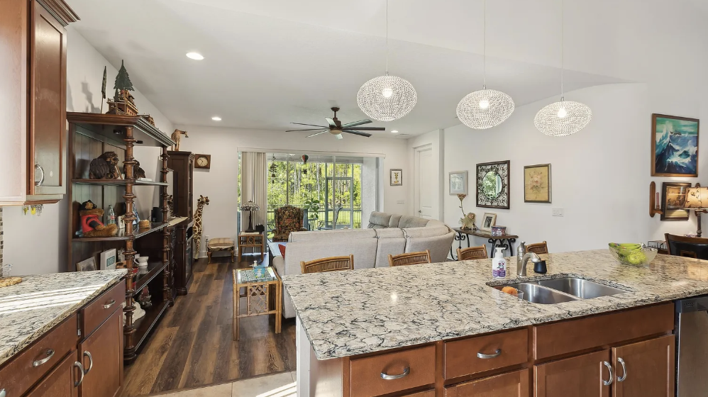 372 Nottinghill Street - View 2